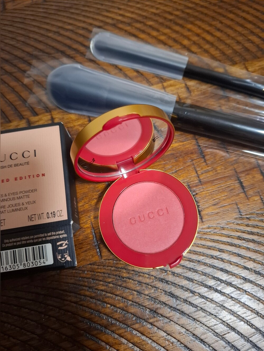 Gucci Cheeks, Eye Powder, Blush Brush, Pencil Brush - Picture 2 of 5